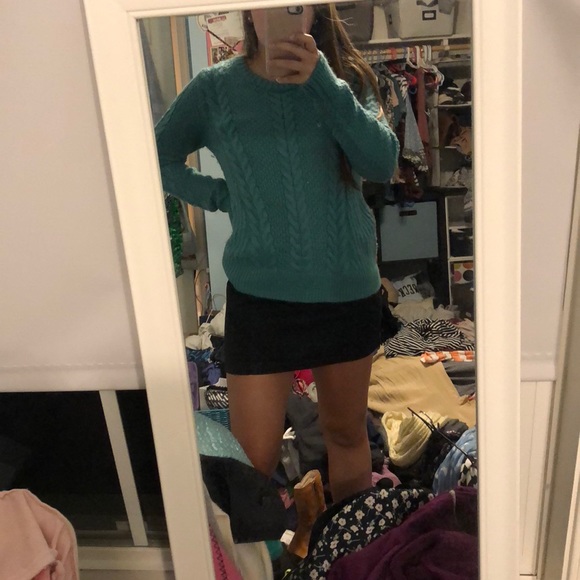 Hollister Sweater - Picture 3 of 3